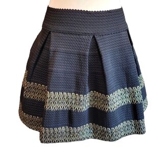 GINGER G Anthropologie Black Mini Skirt With Gold Thread Detail Sz L